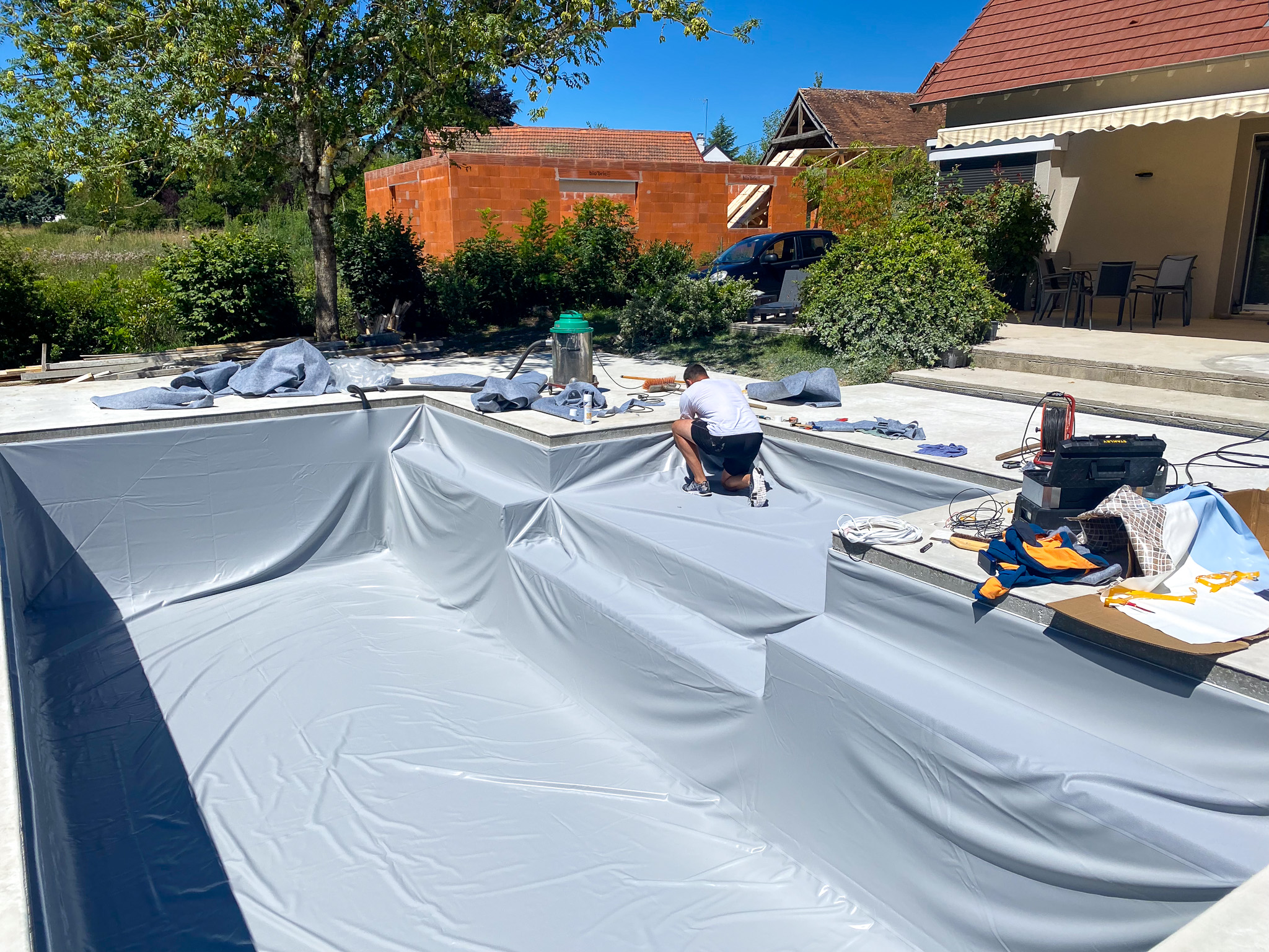 Piscine coque avec plage