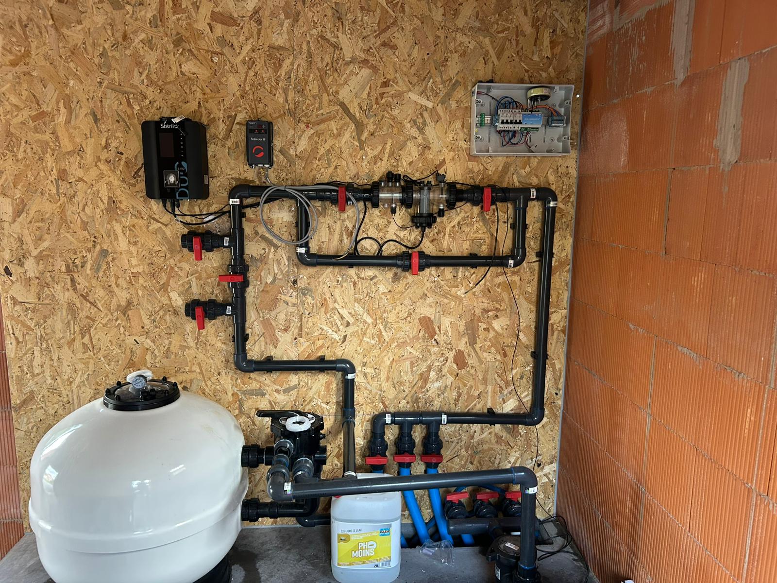 Local technique : filtre, vannes, électrolyse